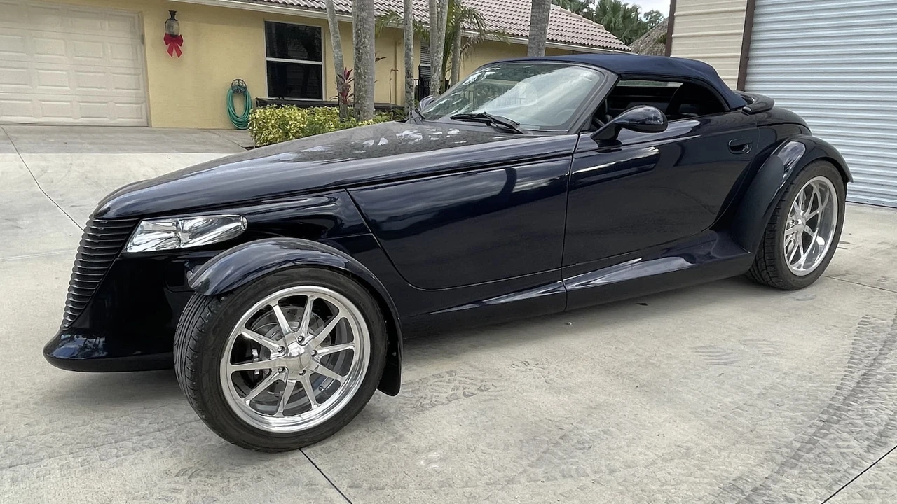 2001 Chrysler Prowler - Image 8 of 13