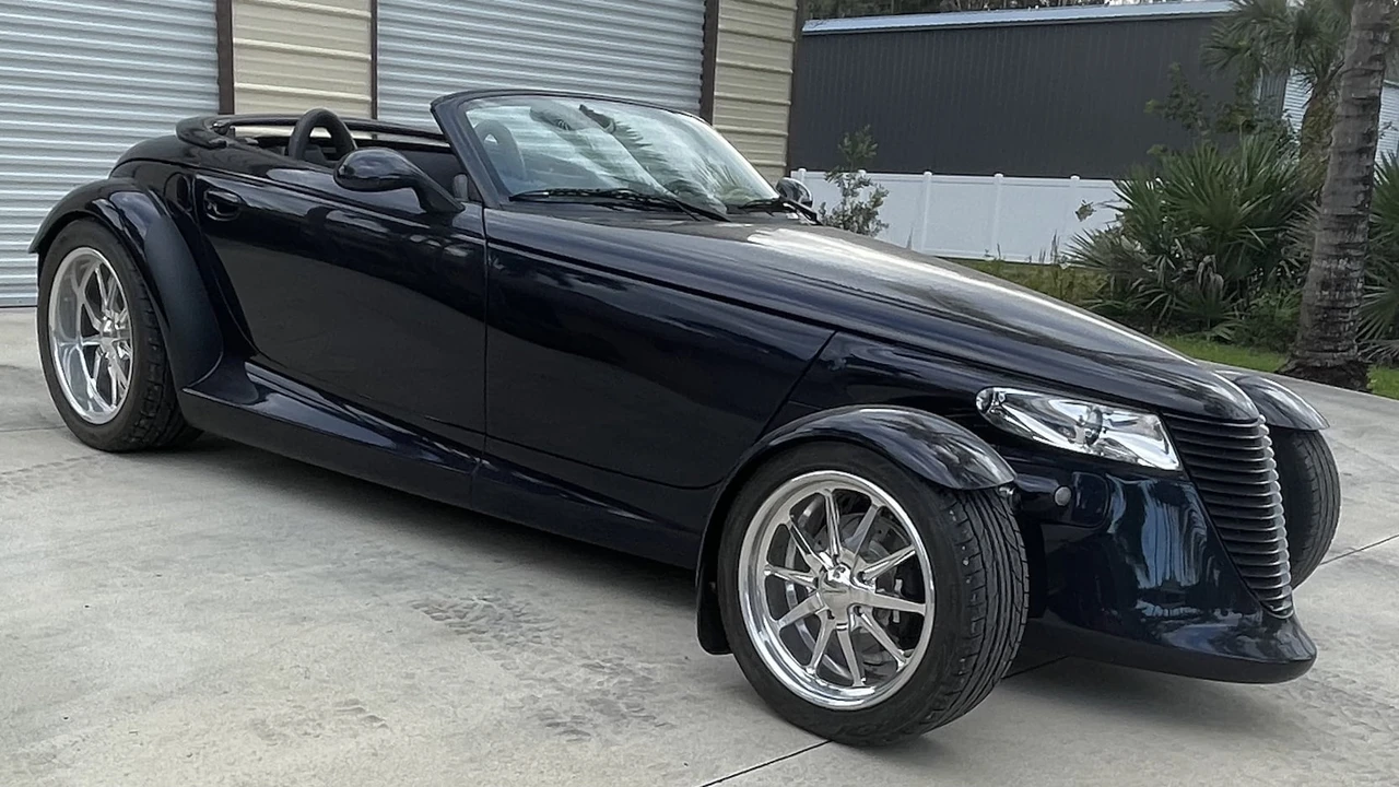 2001 Chrysler Prowler - Image 11 of 13
