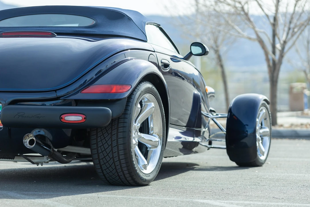 2001 Chrysler Prowler - Image 28 of 31