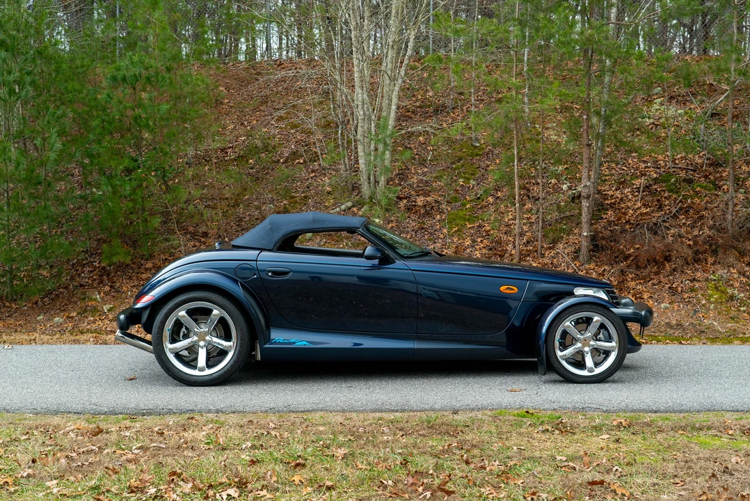 2001 Chrysler Prowler - Image 4 of 31