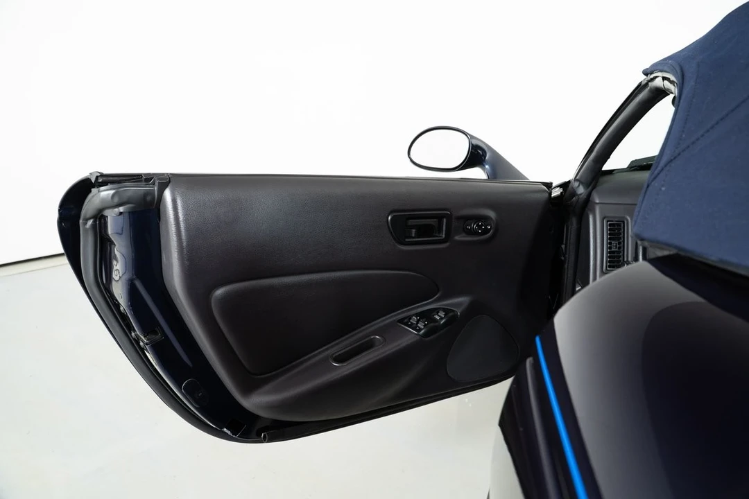 2001 Chrysler Prowler - Image 18 of 21