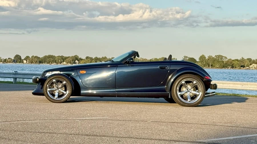2001 Chrysler Prowler - Image 2 of 28