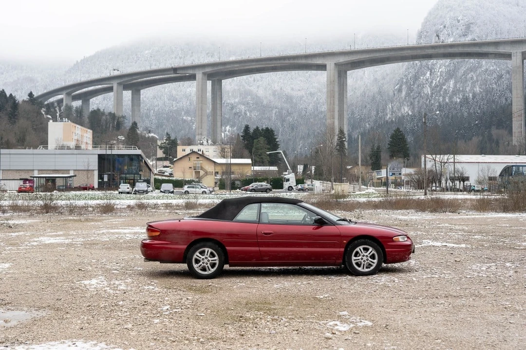 1997 Chrysler Sebring - Image 11 of 30