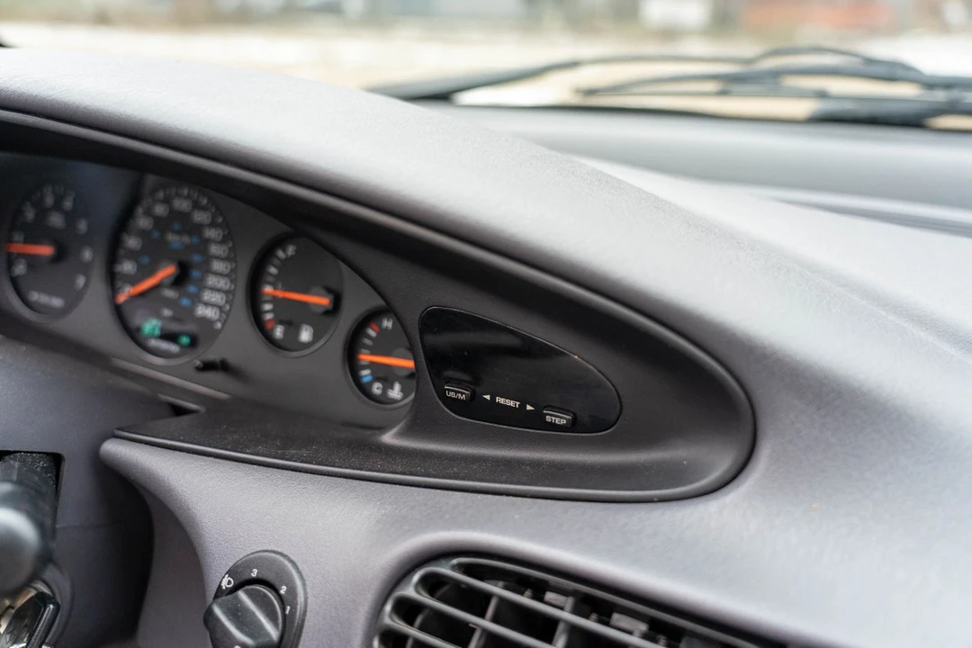 1997 Chrysler Sebring - Image 20 of 30