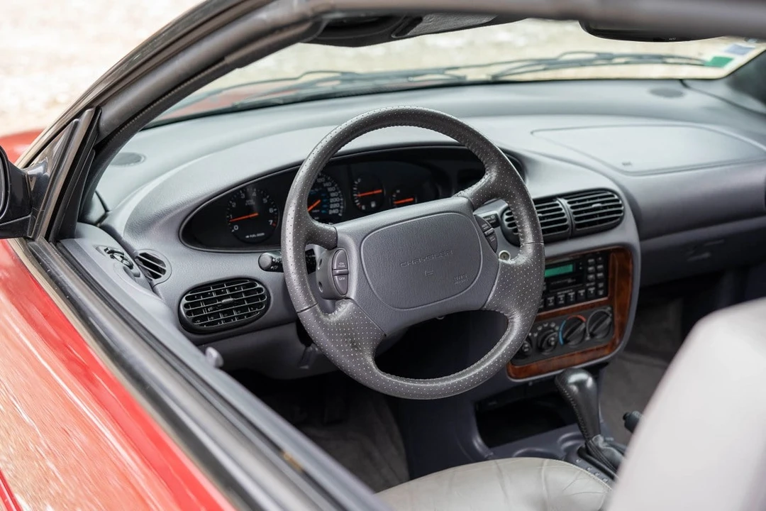 1997 Chrysler Sebring - Image 19 of 30