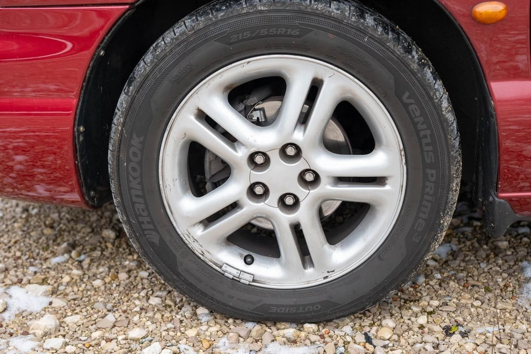 1997 Chrysler Sebring - Image 15 of 30