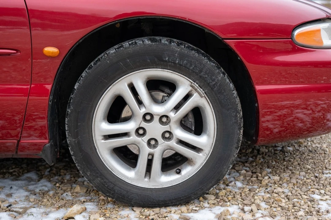 1997 Chrysler Sebring - Image 18 of 30