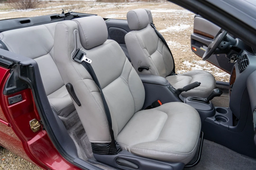 1997 Chrysler Sebring - Image 28 of 30
