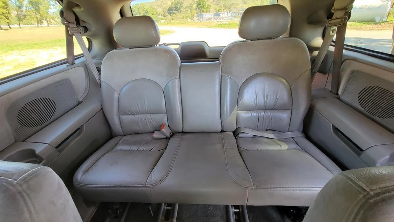 2001 Chrysler Town & Country - Image 21 of 21