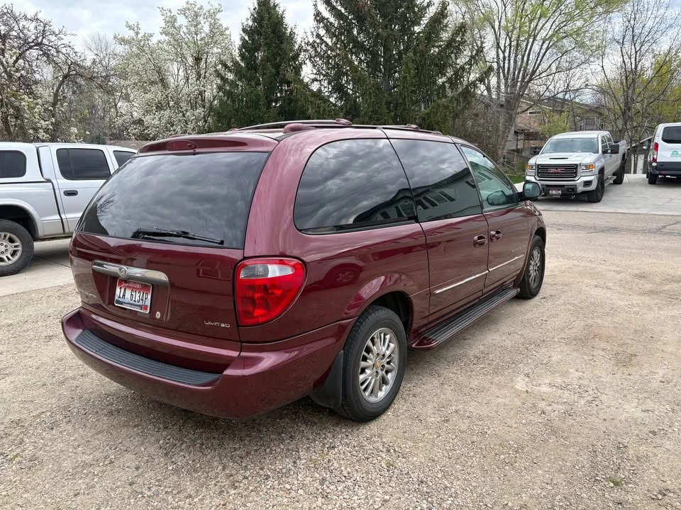 2001 Chrysler Town & Country - Image 2 of 6