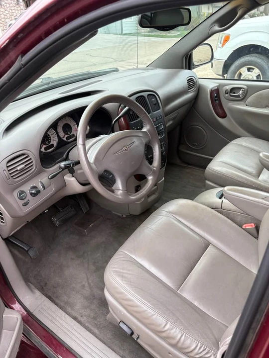 2001 Chrysler Town & Country - Image 6 of 6