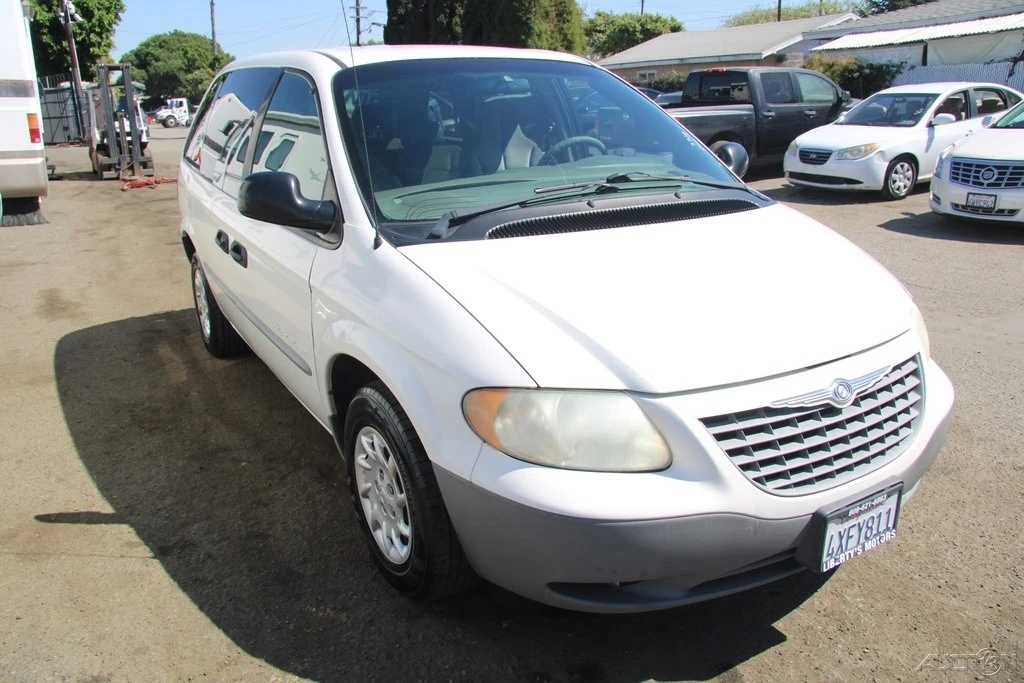 2001 Chrysler Town & Country - Image 10 of 21