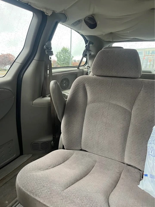 2001 Chrysler Town & Country - Image 4 of 7
