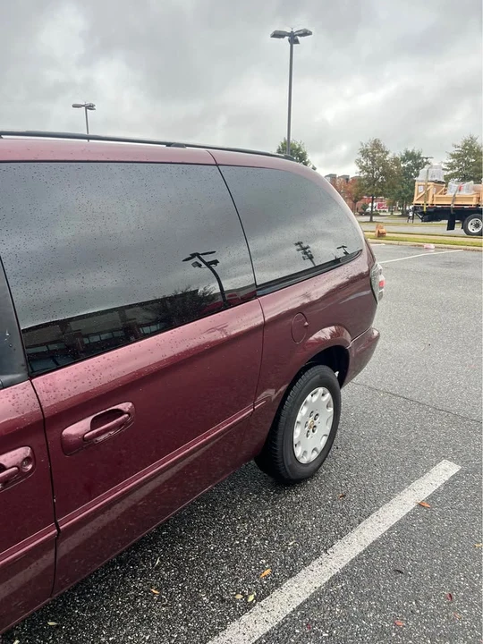 2001 Chrysler Town & Country - Image 5 of 7