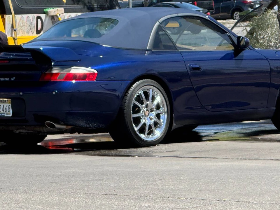 2001 Porsche 996 Carrera - Image 7 of 10