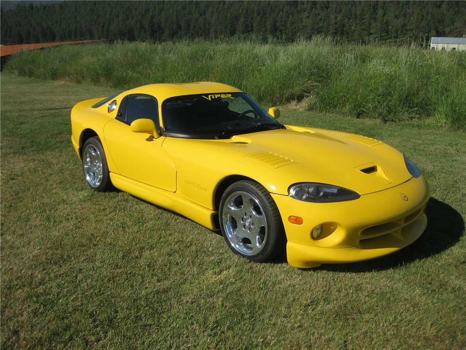2001 Dodge Viper GTS 2nd Gen - Image 2 of 5