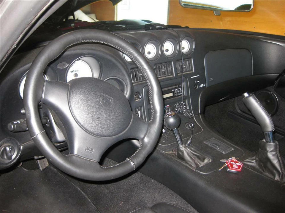 2001 Dodge Viper GTS 2nd Gen - Image 4 of 5
