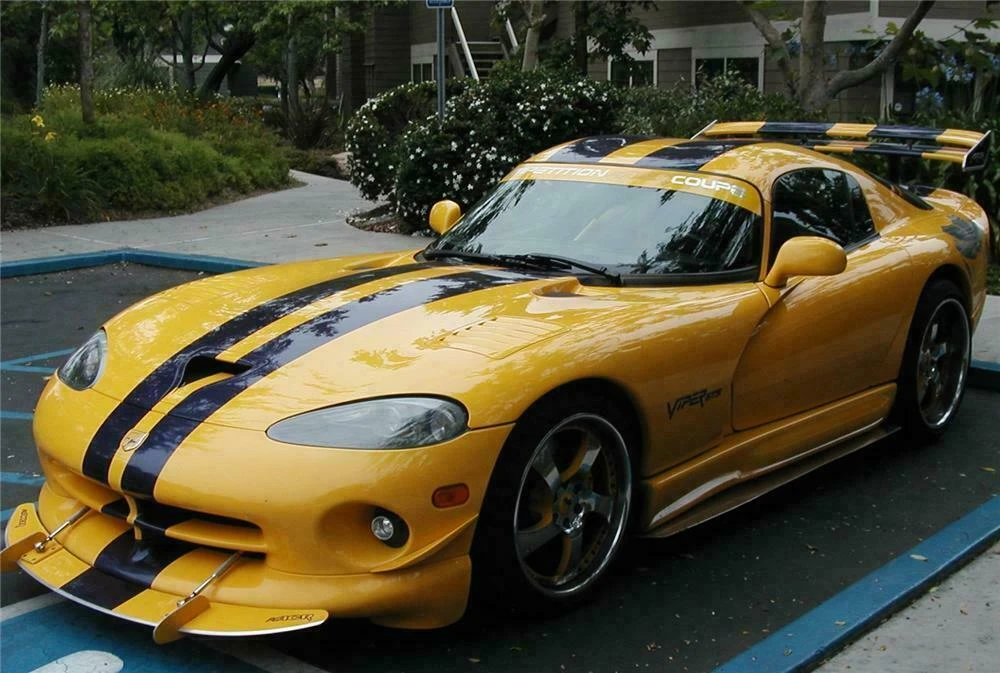 2001 Dodge Viper GTS 2nd Gen - Image 2 of 4