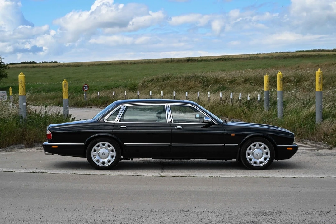 2001 Daimler - Image 7 of 30