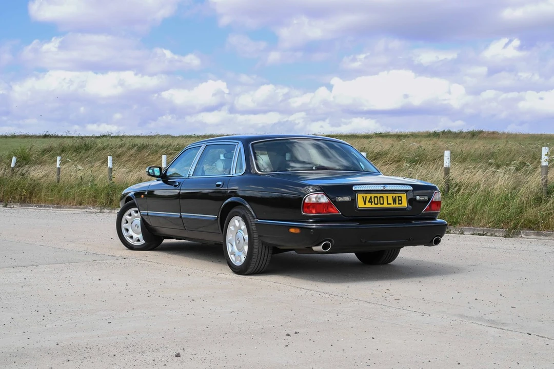 2001 Daimler - Image 9 of 30