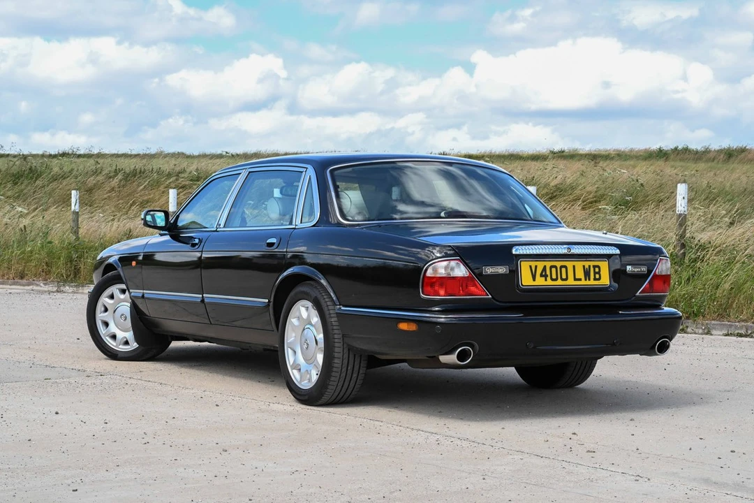 2001 Daimler - Image 4 of 30