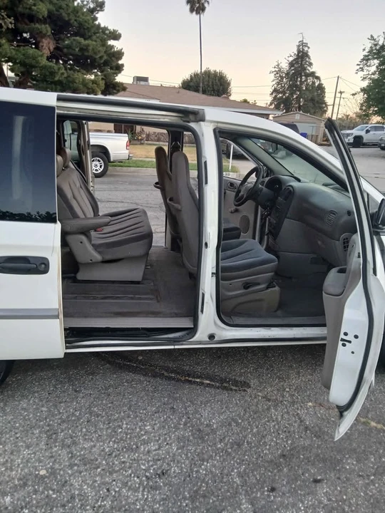 2001 Dodge Caravan - Image 18 of 18