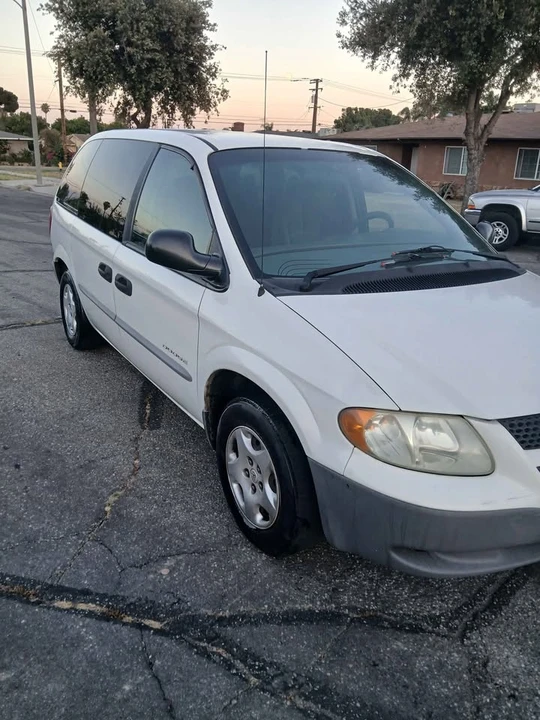 2001 Dodge Caravan - Image 3 of 18