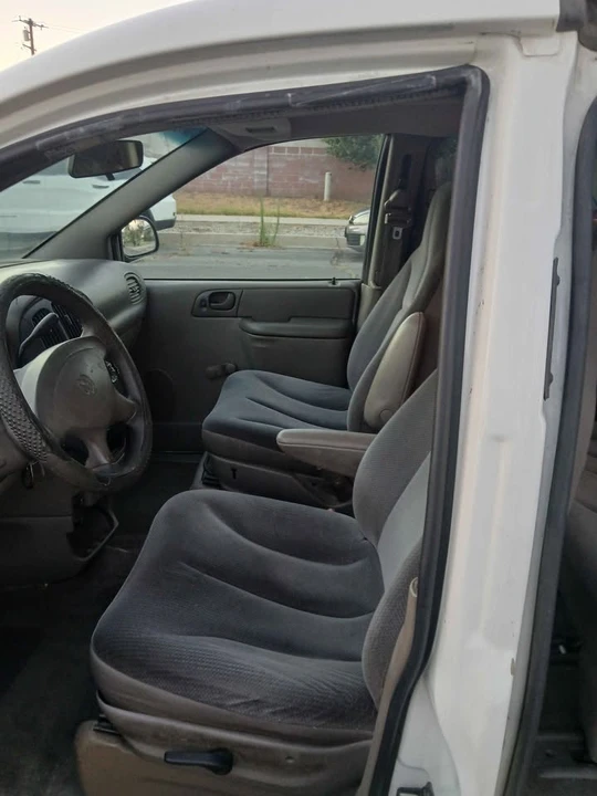 2001 Dodge Caravan - Image 10 of 18