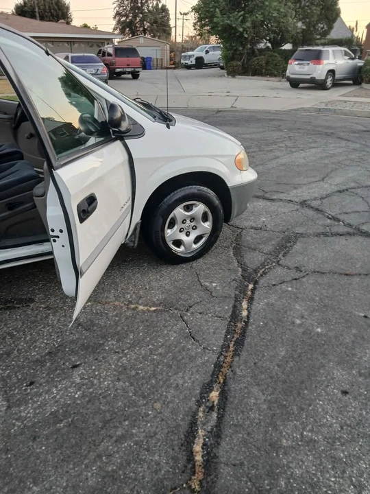 2001 Dodge Caravan - Image 17 of 18