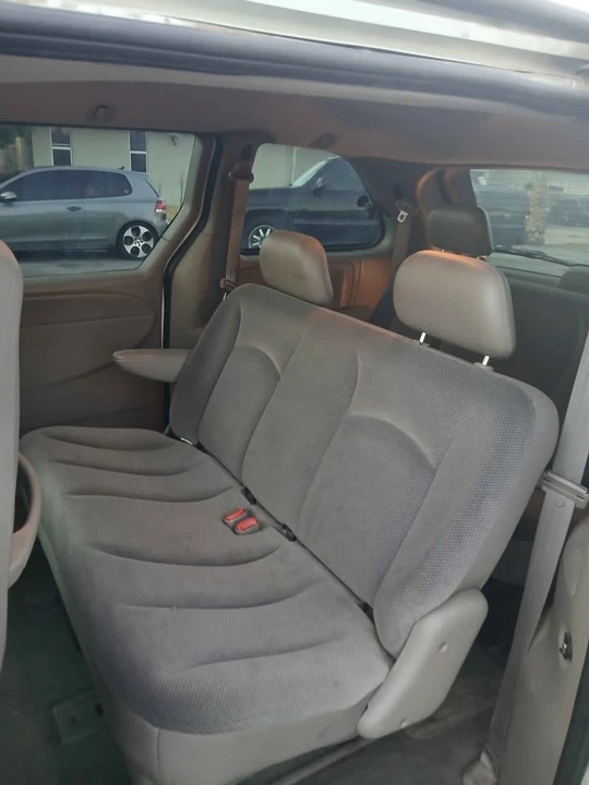 2001 Dodge Caravan - Image 13 of 18