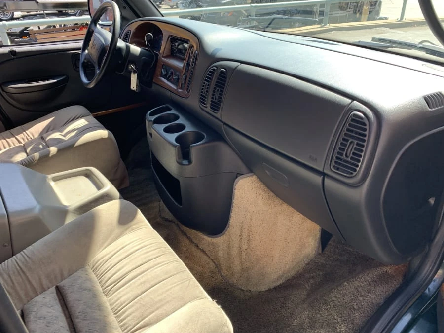 2001 Dodge Ram Van - Image 5 of 9