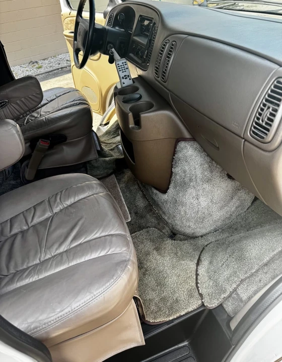 2001 Dodge Ram Van - Image 20 of 23