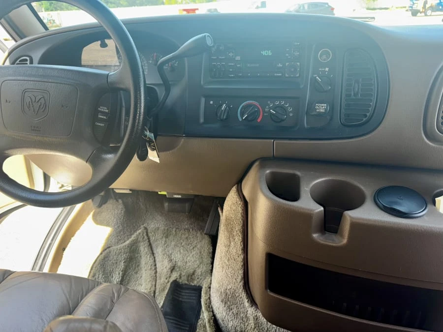 2001 Dodge Ram Van - Image 17 of 23