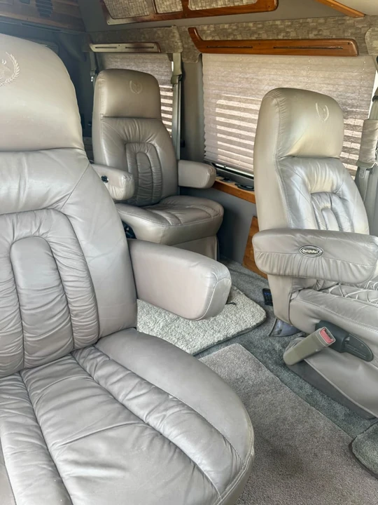 2001 Dodge Ram Van - Image 19 of 23