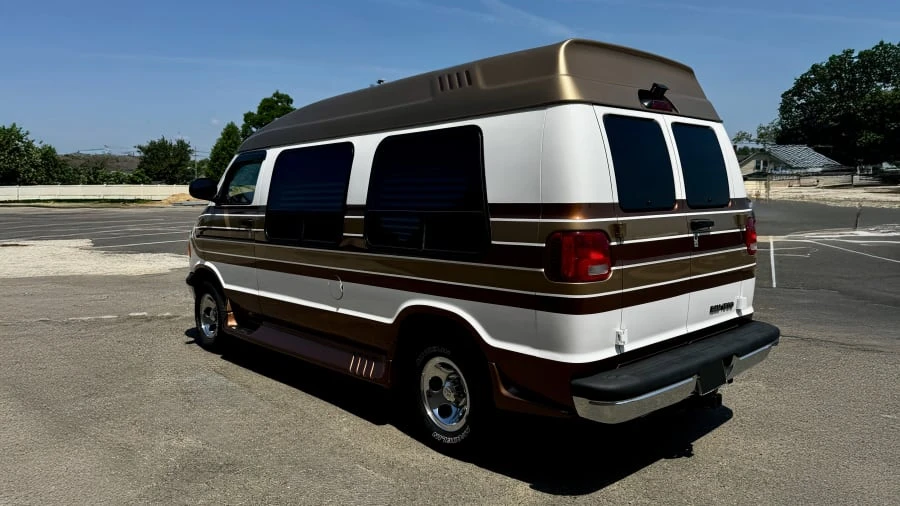 2001 Dodge Ram Van - Image 13 of 23