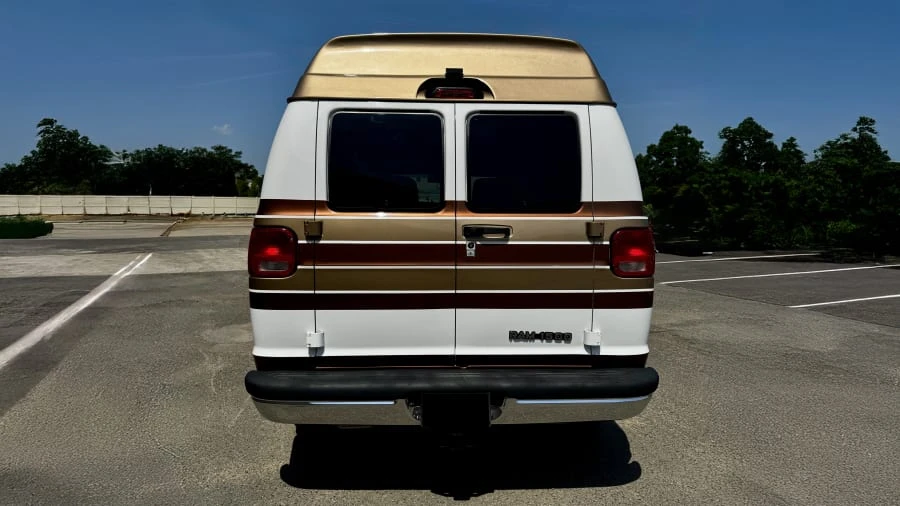 2001 Dodge Ram Van - Image 5 of 23