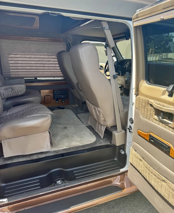 2001 Dodge Ram Van - Image 22 of 23