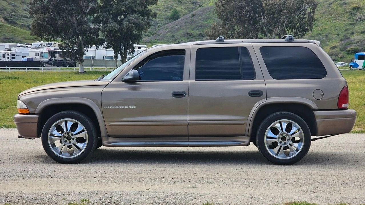 2001 Dodge Durango 1st Gen - Image 15 of 25