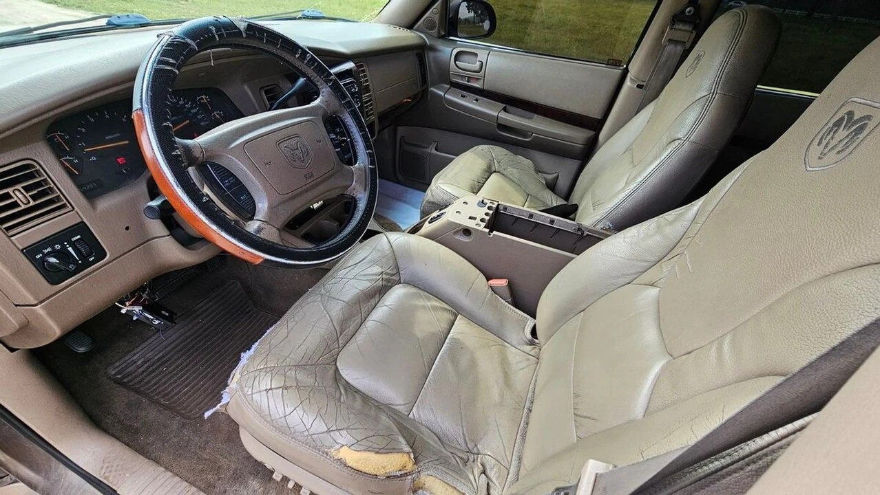 2001 Dodge Durango 1st Gen - Image 9 of 25