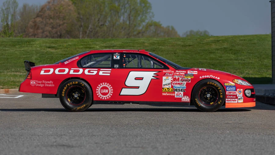 2001 Dodge Intrepid - Image 2 of 31