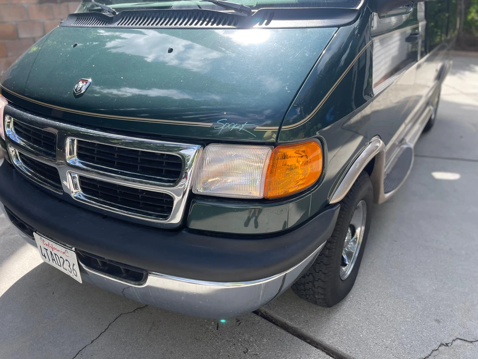 2001 Dodge Ram Van - Image 17 of 31