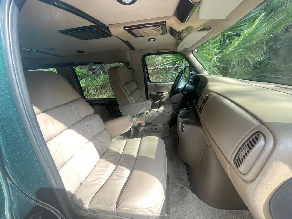 2001 Dodge Ram Van - Image 28 of 31