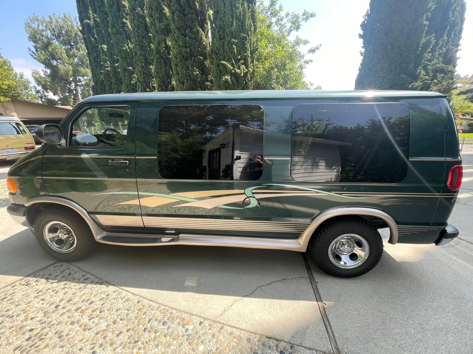 2001 Dodge Ram Van - Image 7 of 31