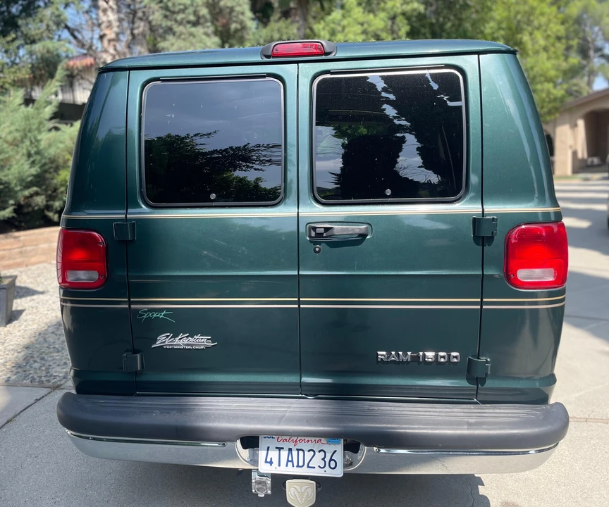 2001 Dodge Ram Van - Image 11 of 31