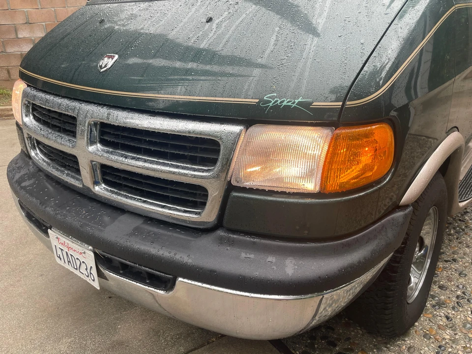 2001 Dodge Ram Van - Image 16 of 31