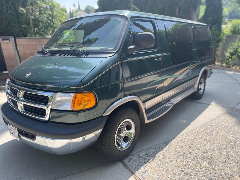 2001 Dodge Ram Van - Image 6 of 31