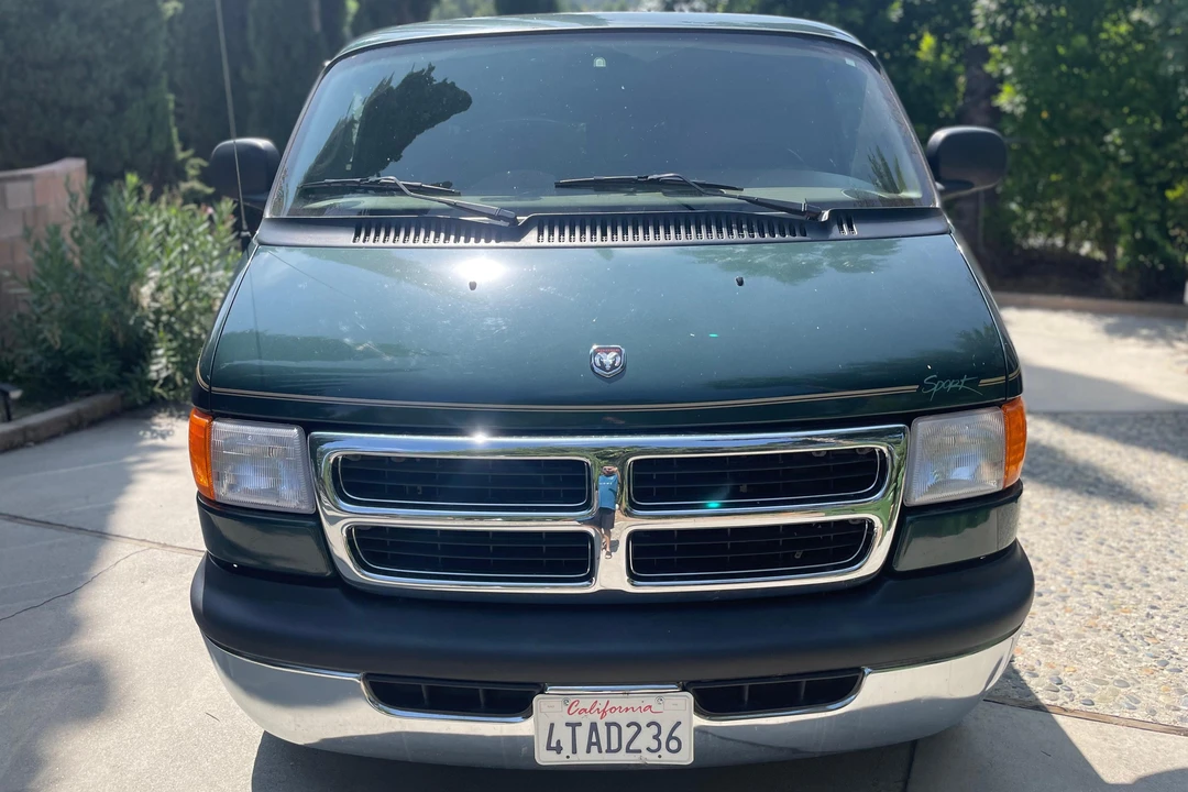 2001 Dodge Ram Van - Image 2 of 31