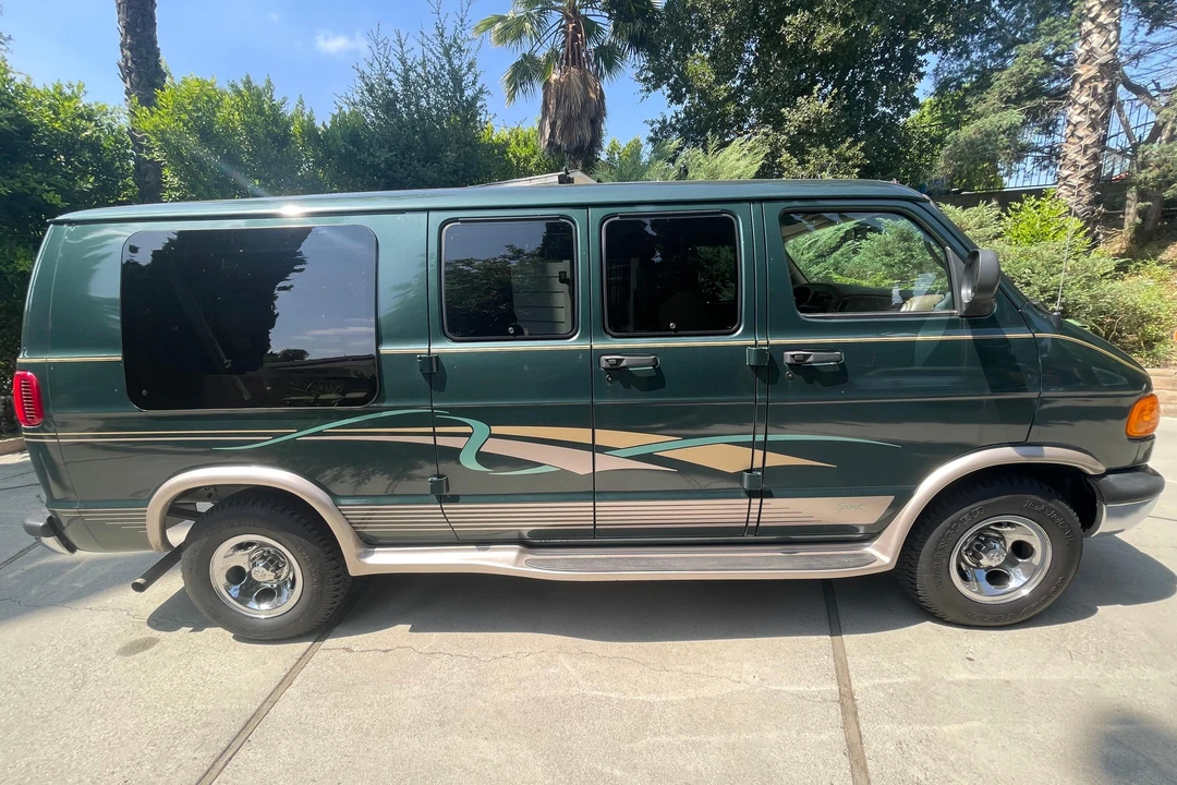 2001 Dodge Ram Van - Image 3 of 31