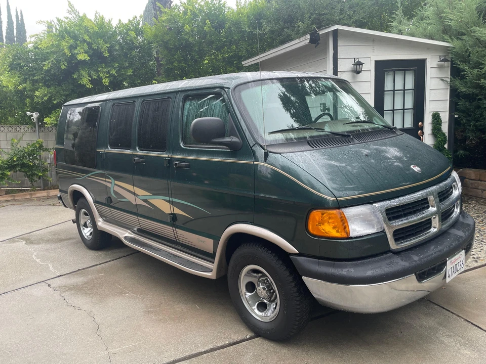 2001 Dodge Ram Van - Image 13 of 31