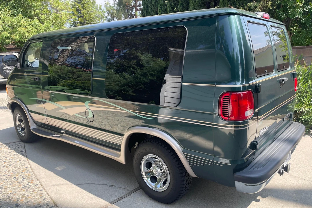2001 Dodge Ram Van - Image 4 of 31